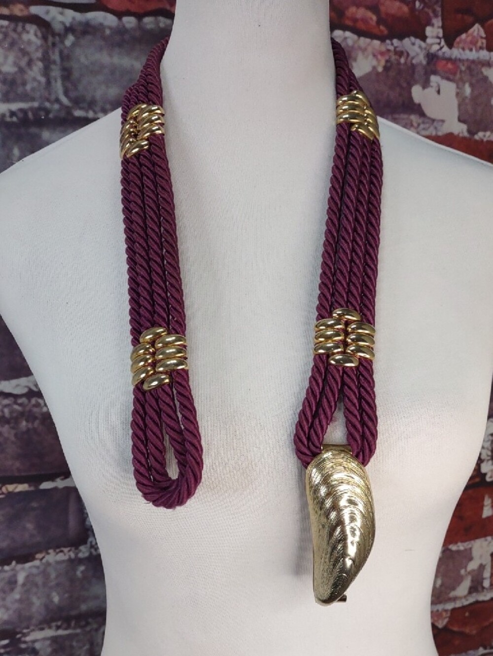 Plum Twist Rope Belt w/Golden Shell Buckle - Picture 2 of 5